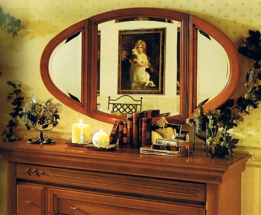 Овальное зеркало в спальне по фен-шуй