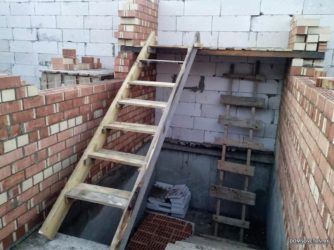 Временная лестница на период строительства
