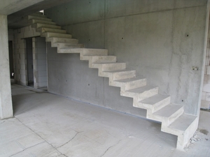 Бетонные лестницы для дома