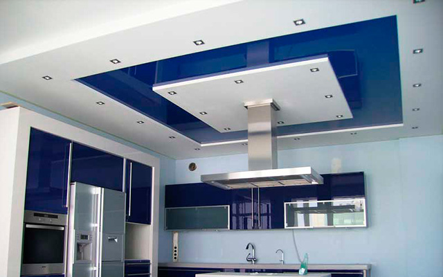 Дизайн пластиковых потолков на кухне
